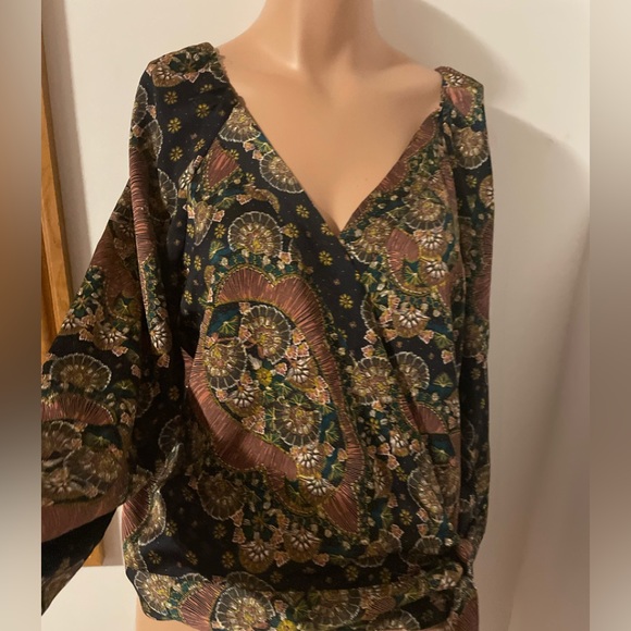 Anthropologie Tops - 🌺 22.5”+ PTP lovely paisley swirl true wrap blouse